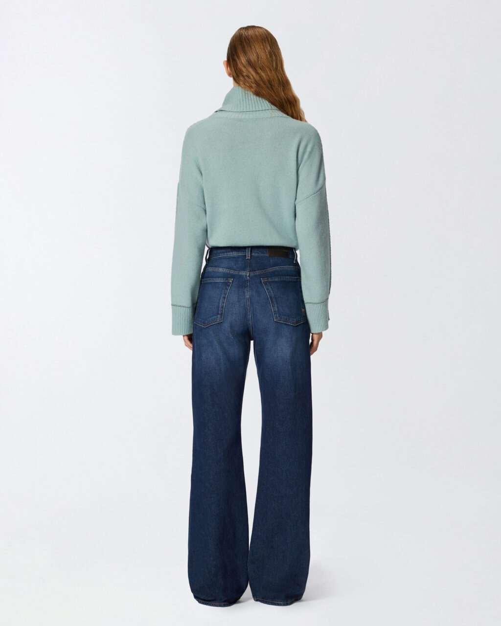 Wide leg jeans in vintage blue denim