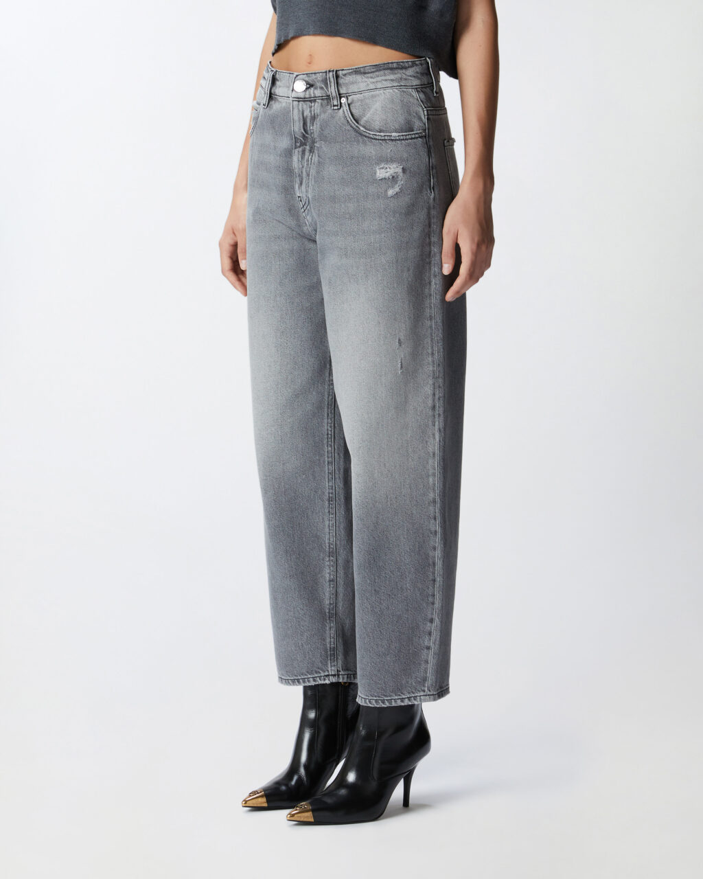 Light gray jeans in Egg line