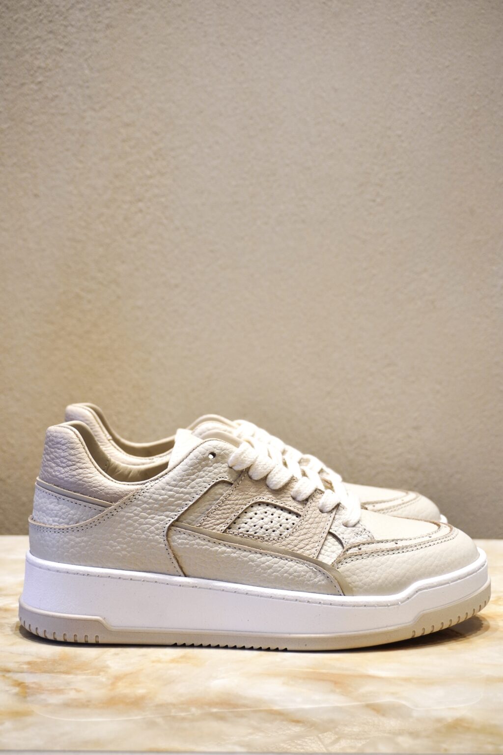 Melinda Μπεζ Δερμάτινα Sneakers